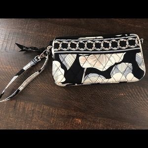 EUC Vera Bradley Camellia Zip Wristlet/Clutch